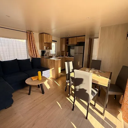 Mobil 4* Lac Des Reves مكان تخييم لات