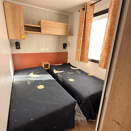 Mobil 4* Lac Des Reves مكان تخييم *