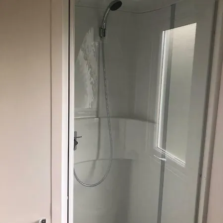 Mobil 4* Lac Des Reves مكان تخييم لات
